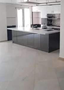 فروش اپارتمان زیر قیمت سالن پرده خور نور و نقشه عالی