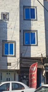 100مترمغازه به همراه 2 واحد مسکونی