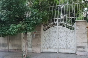 کلنگی ۴۰۰ متری دوکله پاسداران برج سفید