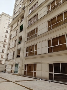 فروش واحد خوش نقشه 195 متری سه خواب در هروی