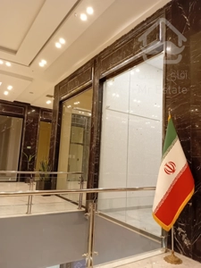 رهن و اجاره یک واحد تجاری 70 متری در مرکز خرید رونیکامال