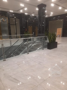 رهن واجاره مغازه20متری بادسترسی عالی رونیکامال هروی