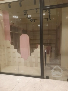 اجاره مغازه 19متری/ پاخور عالی/ ویترین مناسب کسب وکار شما/ هروی