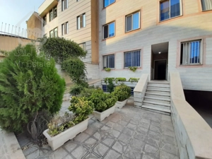 ۴۸ متری مدنی پارکینگ دار