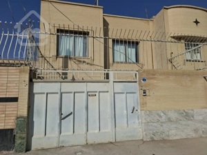 خانه ویلایی دو طبقه مجزا