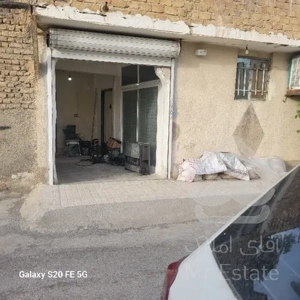 یک باب منزل سه طبقه مجزا