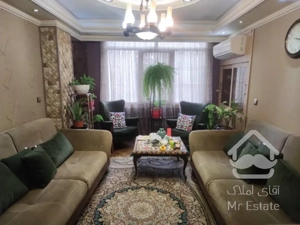 ۸۵متر ، چهارباغ غربی ، رو به افتاب