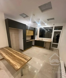 ۱۲۰ متر واحد/ کلیدنخورده/خوش نقشه/فول/روبه آفتاب