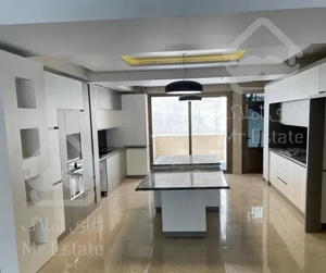 ۱۸۰متر سه‌خواب،نوساز،۲پارکینگ‌سندی،شهرک‌غرب