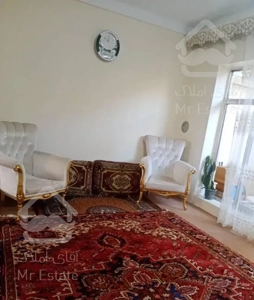 حیاط دربستی با ۱۲۰ متر زیر بنا در ۳ طبقه