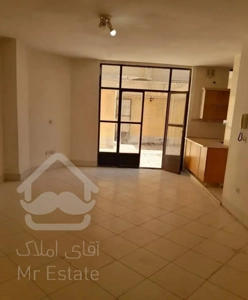 باپول یه آپارتمان۱۶ واحدی، حیاط دار سه واحدی بخرید