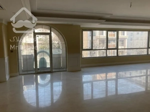 210 متر بهترین لوکیشن دیباجی