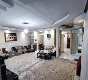 فلکه اول صادقیه /110متر سه خواب /فول امکانات