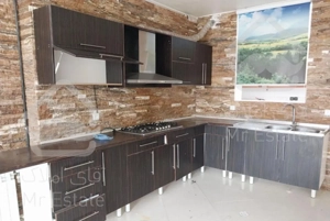 آپارتمان / دربست / ۳طبقه/مهستان