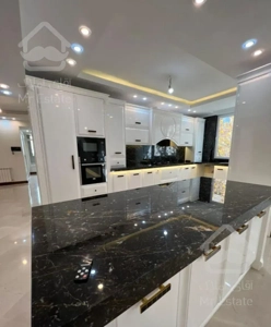 ۱۳۰ متر / سازه ایی مدرن/مشجر