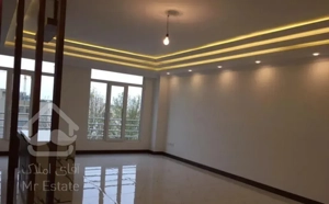 ساقدوش / ۱۰۷ متر / فروشنده منعطف