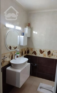 ۲۰۰ متر جنوبی