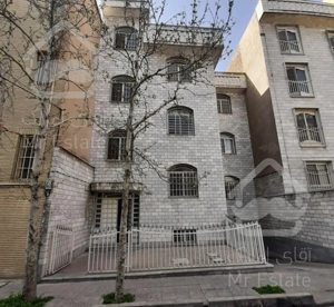 آپارتمان ۱۴۰ متری سه خوابه