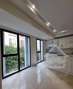 115متر کلاسیک شکیل/ لابی شیک/ بالکن/ فروشنده