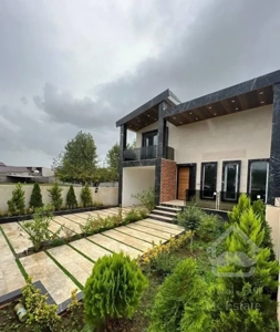 ویلا باغچه نیم پیلوت مدرن نوساز شهرکی سند تک‌برگ