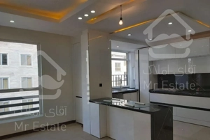 ۱۹۱ متر نوساز کلید نخورده/تکواحدی/۲ پارکینگ سندی