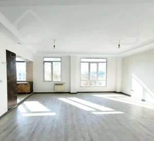 82 متر تکواحدی خوش نقشه غرق نور