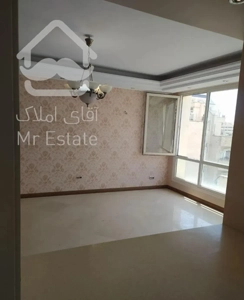 آپارتمان 103 متری دو خوابه طبقه سوم