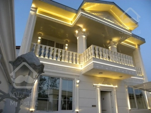 فروش ویلا 220 متری شیک در مرکز شهر