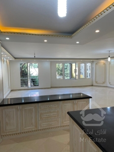 130 متر در پاسداران طبقه اول