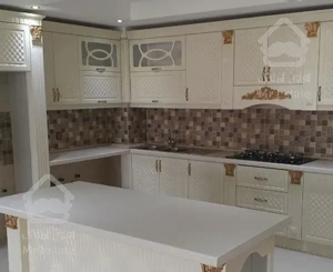 ۹۳ متر/ بالکن بزرگ/ در قلب منطقه / صادقیه