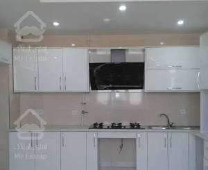 ۹۳ متر/ بدون پارکینگ/ سالن پرده خور/ صادقیه