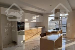 ۱۴۰ متر کلید نخورده نیاوران/ غرق نور