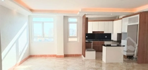 دریاچه چیتگر95متر شرایط اقساطی(قابل تهاتر) الماس