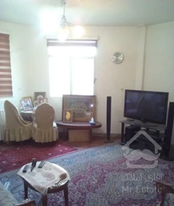 ۵۲ متر، تخلیه، انباری، طبقه دوم پله ایی، متروشریف