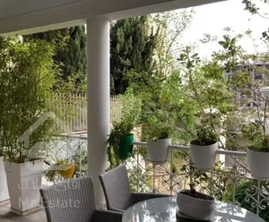ویلایی پشت حاشیه وکیل اباد (صیاد)