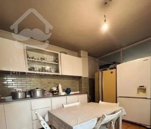 فروش ۱۷۱ متری ۴ خوابه میدان ولیعصر ۴ طرف نورگیر