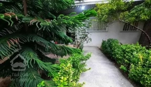 خانه حیاط دار دربست در بعثت