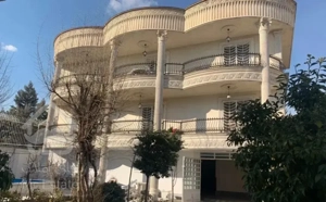۱۰۰۰ متر ویلا لوکیشن خاص و کمیاب شهرک غرب
