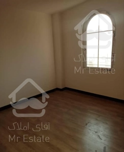 ۱۲۰متر حیاط دار  مستغل خیابان شریعتی