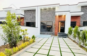 همکف شهرکی با جکوزی ۸نفره/کلید نخورده مدرن