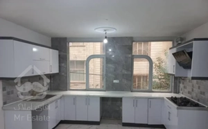 ۴۲ متر فول بازسازی طبقه اول غرق نور