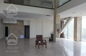 240 متر مغازه تجریش/بالکن و انباری