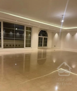 ۲۱۵متر سه خوابه بلوار ۲۴متری ۲پارکینگ