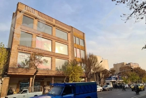 مغازه ۳۶ متری با ۱۲ متر انباری