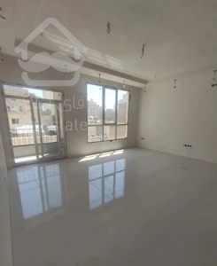 امامت ۹۵ متری دونبش ده ساله/ پارکینگ سندی