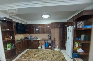 ۹۵متری طبقه اول باآسانسور خوش ساخت فقط فقط۳۳۰۰