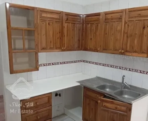 آپارتمان ۹۰متری ۲ خوابه واقع در خیابان درختی