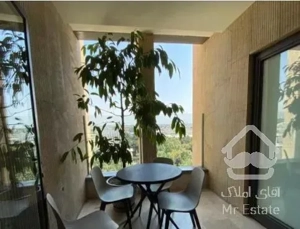 واحد اداری 95 متری نبش میدان مادر