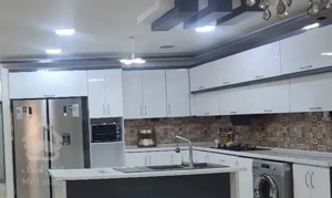 فروش طبقه بالا از دو واحده لوکس زمین شهری بهارستان