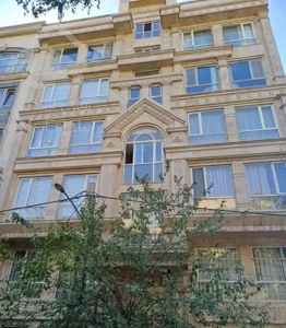 نیاوران / 130 متر / 3 خواب / نور مستقیم